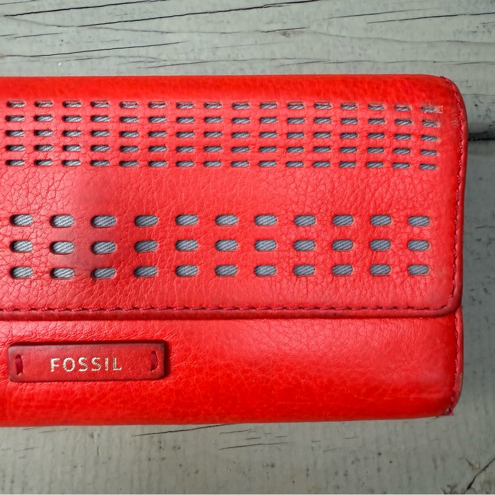 Fossil Red Leather Wallet Wristlet - Picture 3 of 16